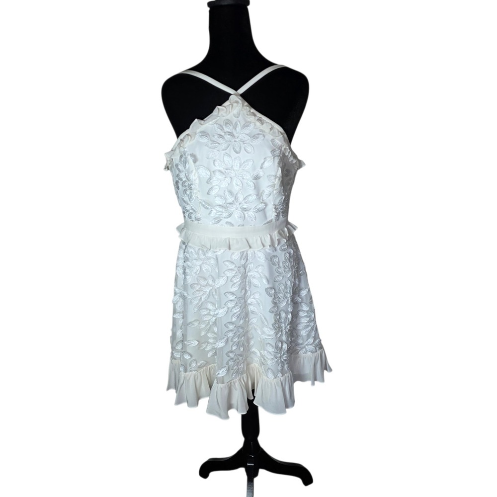 White Embroidered Halter Dress Size 8 Floral Lace Ruffle Hem Party Wedding Guest
